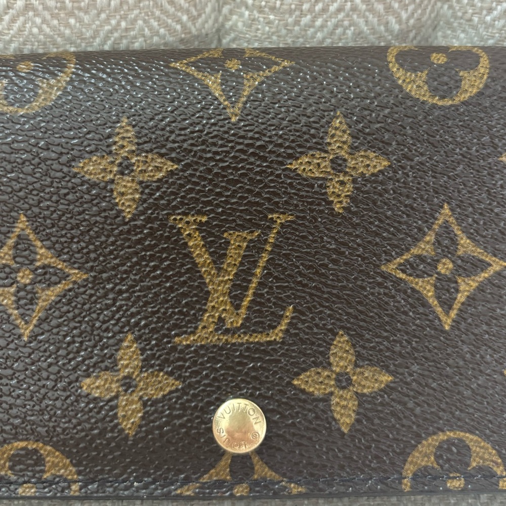 Louis Vuitton Brown Monogram Wallet with Gold Hardware - Picture 3 of 8